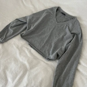 Sovtröja från Shien  - Storlek S, croppad top