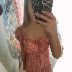 Gullig rosa klänning 💕 - Söt klänning använd få gånger💕