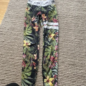 Stronger tights💗 - Fina träningsbyxor använda 1 gång💗 säljer pga för små💗