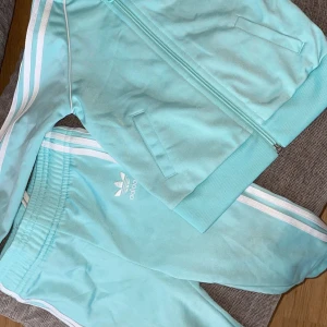 Adidias - Använd ca 2 gånger För bebisar 