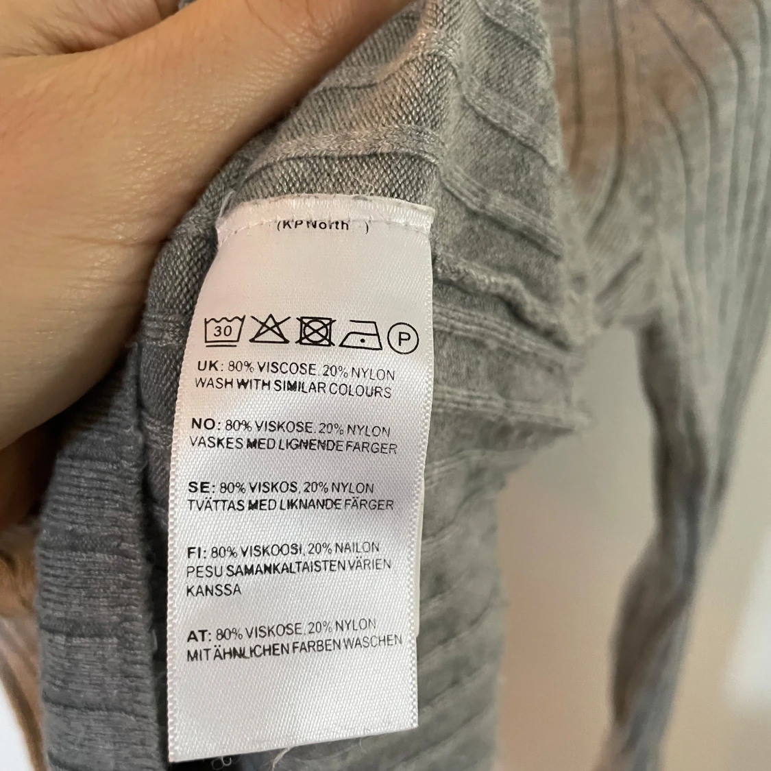 Tröja från Bik Bok i strl 34 - 92