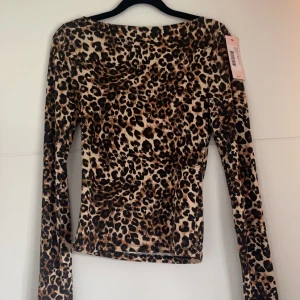 Leopardtröja - Leopardtröja från nelly, helt ny med prislappen kvar. Nypris 249kr💕
