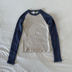 Brandy Melville long sleeve basketball top vintage style  - Bra skick! Tror den är storlek S? 💋