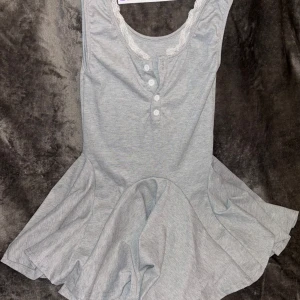 Typ linne  - Helt ny, endast prövad.  Storlek XS 