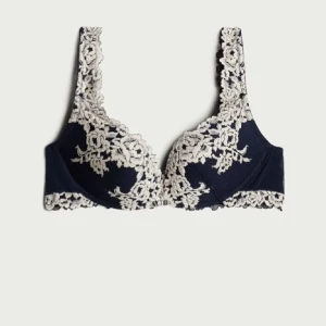 Bh intimissmi  - Säljer då den är för liten för mig skulle säga den passar nån som har B i cupa💕bara använt en gång