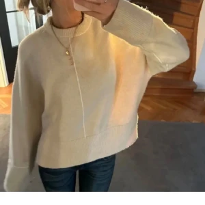 Zara stickad tröja🤍 - Såå fin stickad tröja från Zara som inte säljs längre💕