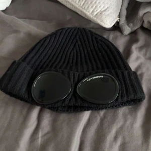 Cp company  - Cp mössa,använd ett par gånger skick 7/10 nypris 1600 mitt pris 500