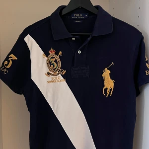 Ralph Lauren Piké  - Storlek M  Custom fit 