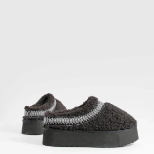  uggs  - Uggs liknande skor med Teddy i storlek 38 