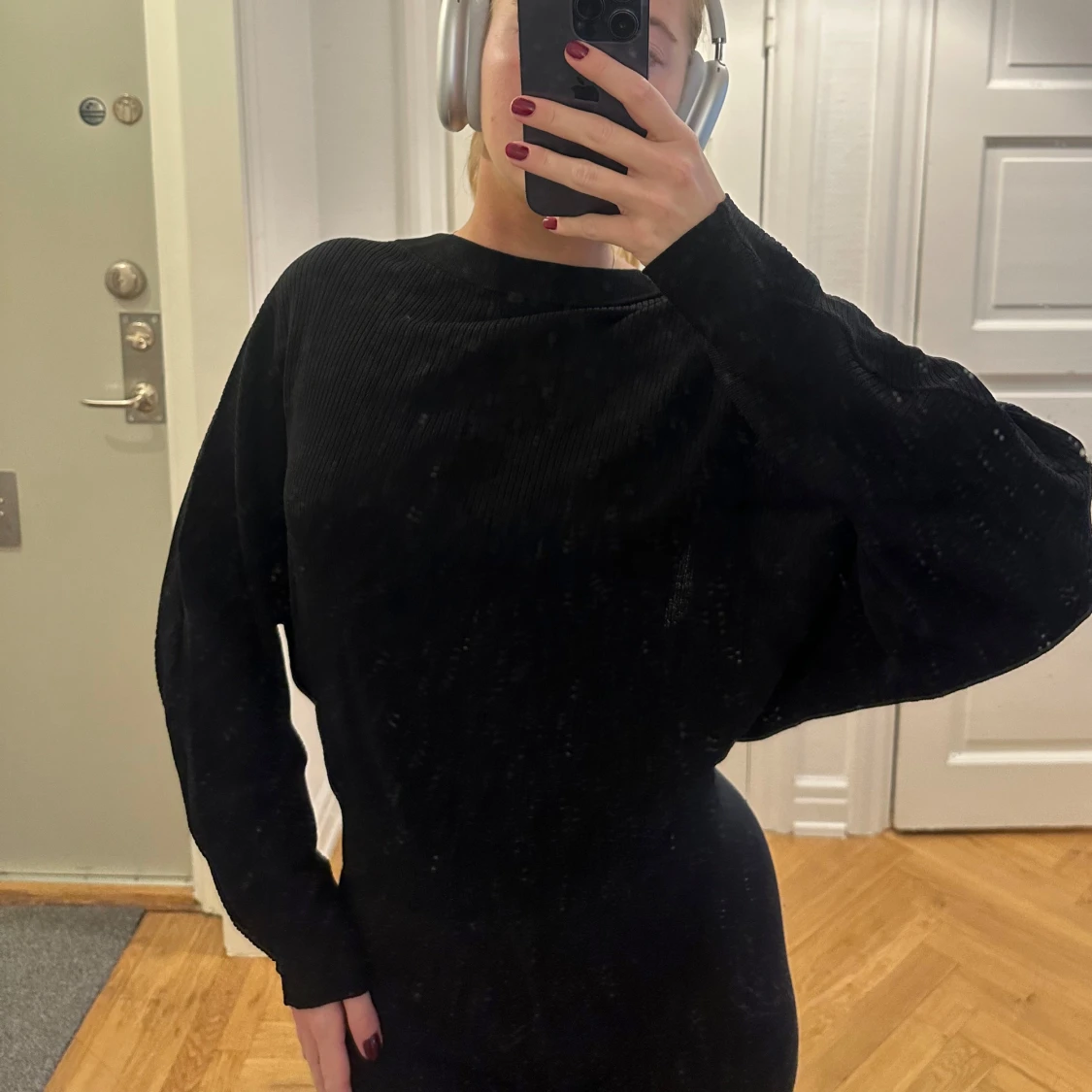 Svart topp öppen rygg