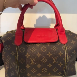 Väska  - Säljer den här super fina väskan! 💗