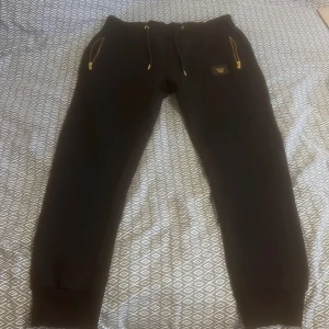 Mjukisbyxor - Helt oanvända mjukis byxor från märker MR ORGINALS. 