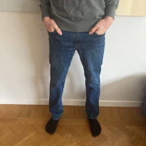 Lee jeans  - Schyssta jeans från Lee  Straight taper passform  Mycket fint skick 