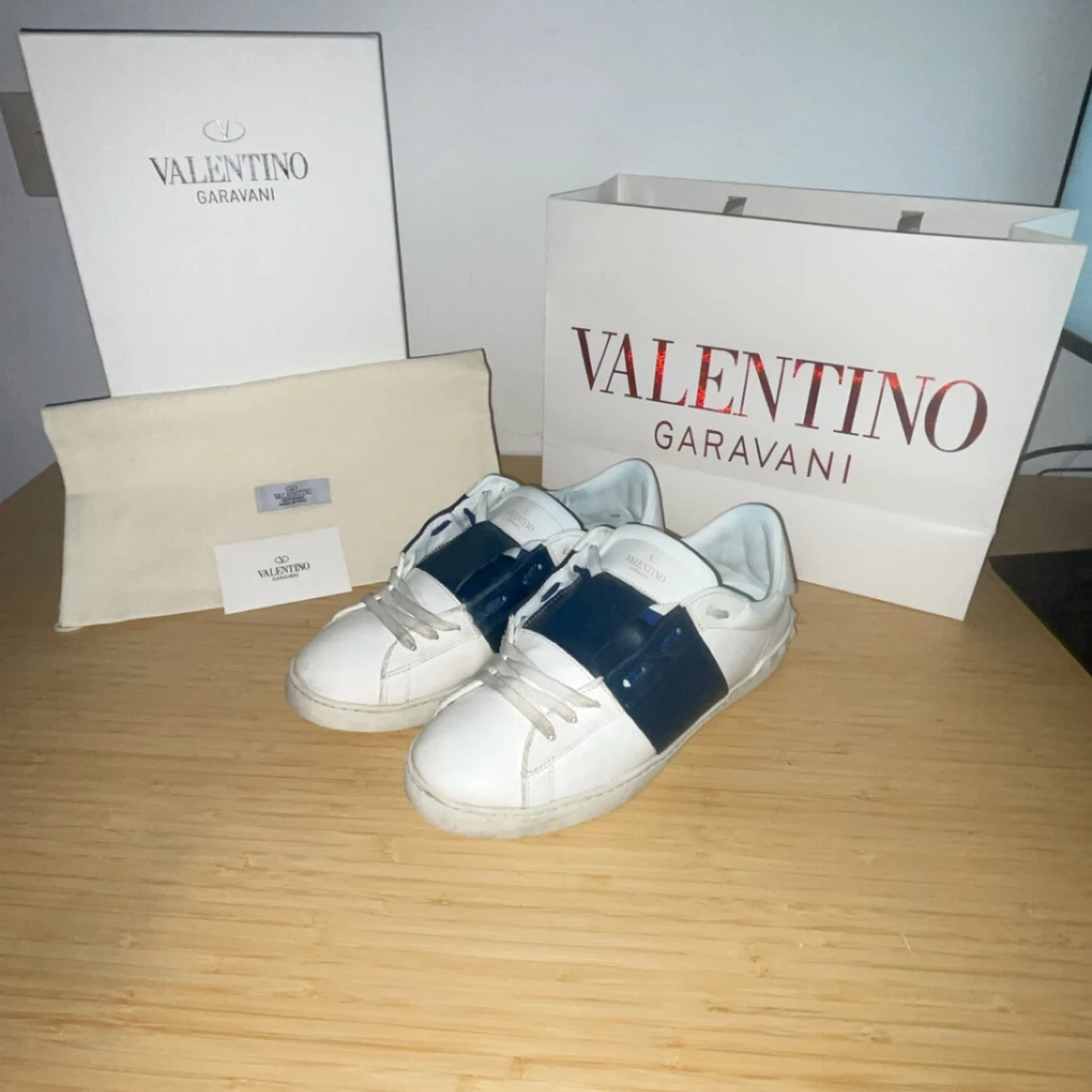 Valentino open