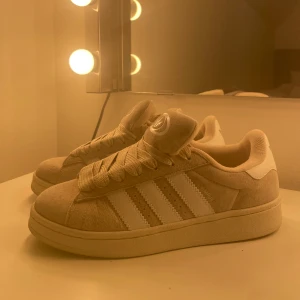 Campus adidas skor - Använda 1 gång, som nya  Storlek 40.5 Kartong medföljer ej