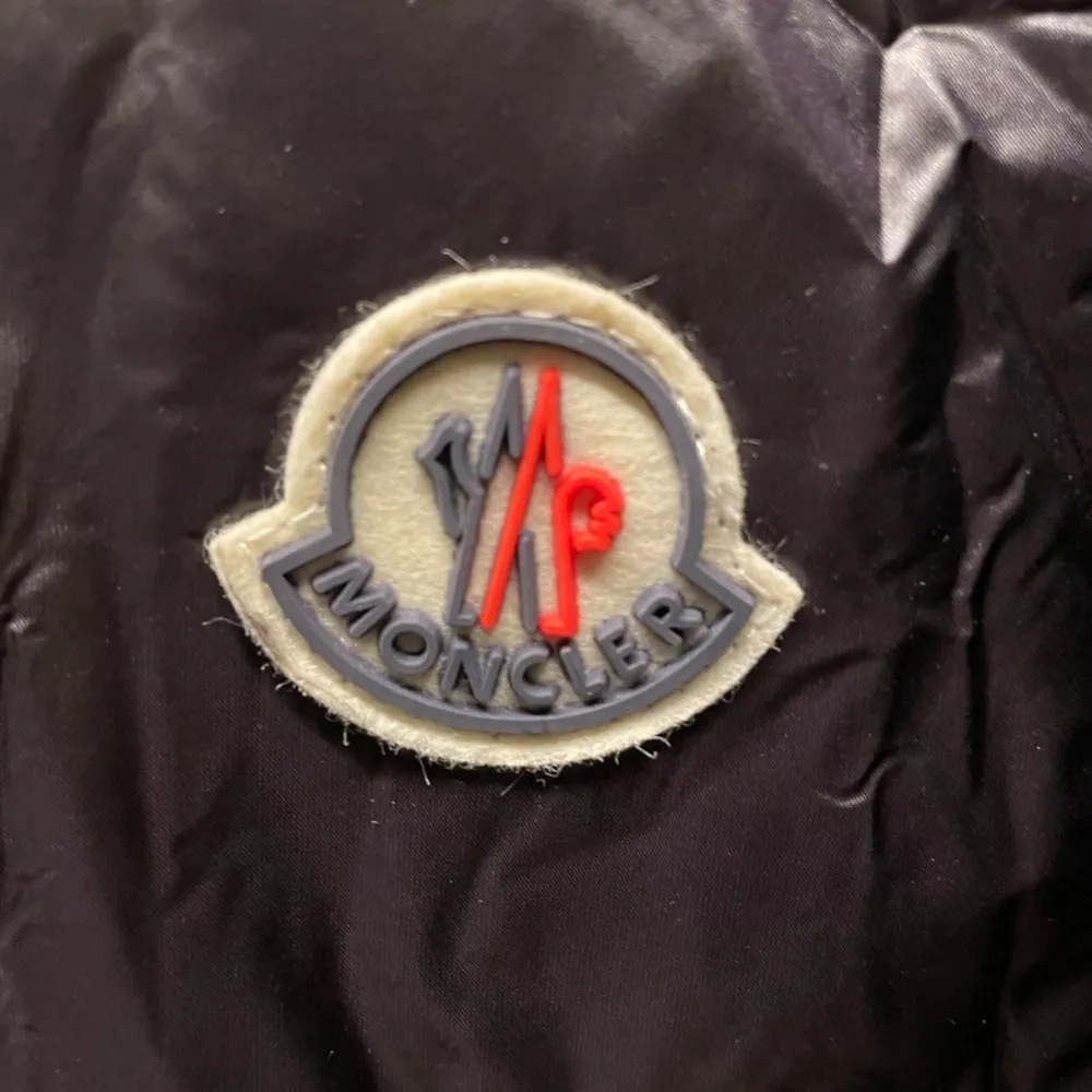 Jättefräsch Moncler Vinterjacka. . Jackor.