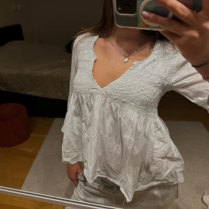 Odd Molly blus  - Fin Odd Molly blus i blå vit färg 