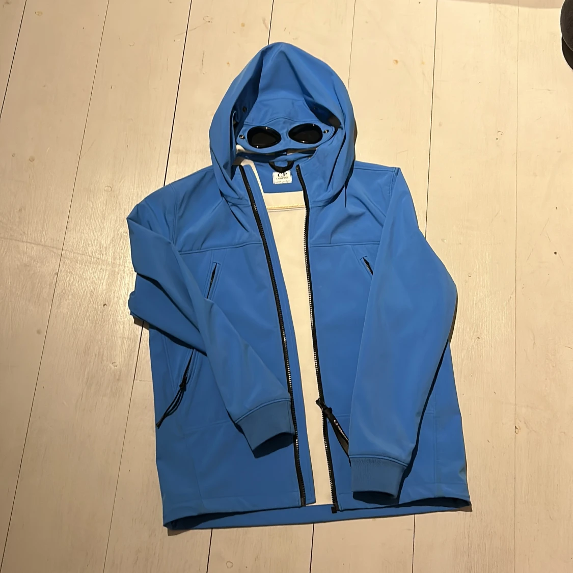 Blå vindjacka från C.P. Company