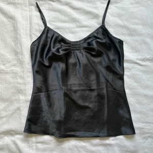 Topp - Superfin tröja  Vid köp av flera varor får du rabatt 💛