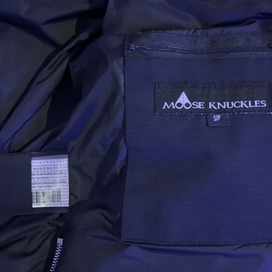 Svart dunjacka från Moose Knuckles - 92