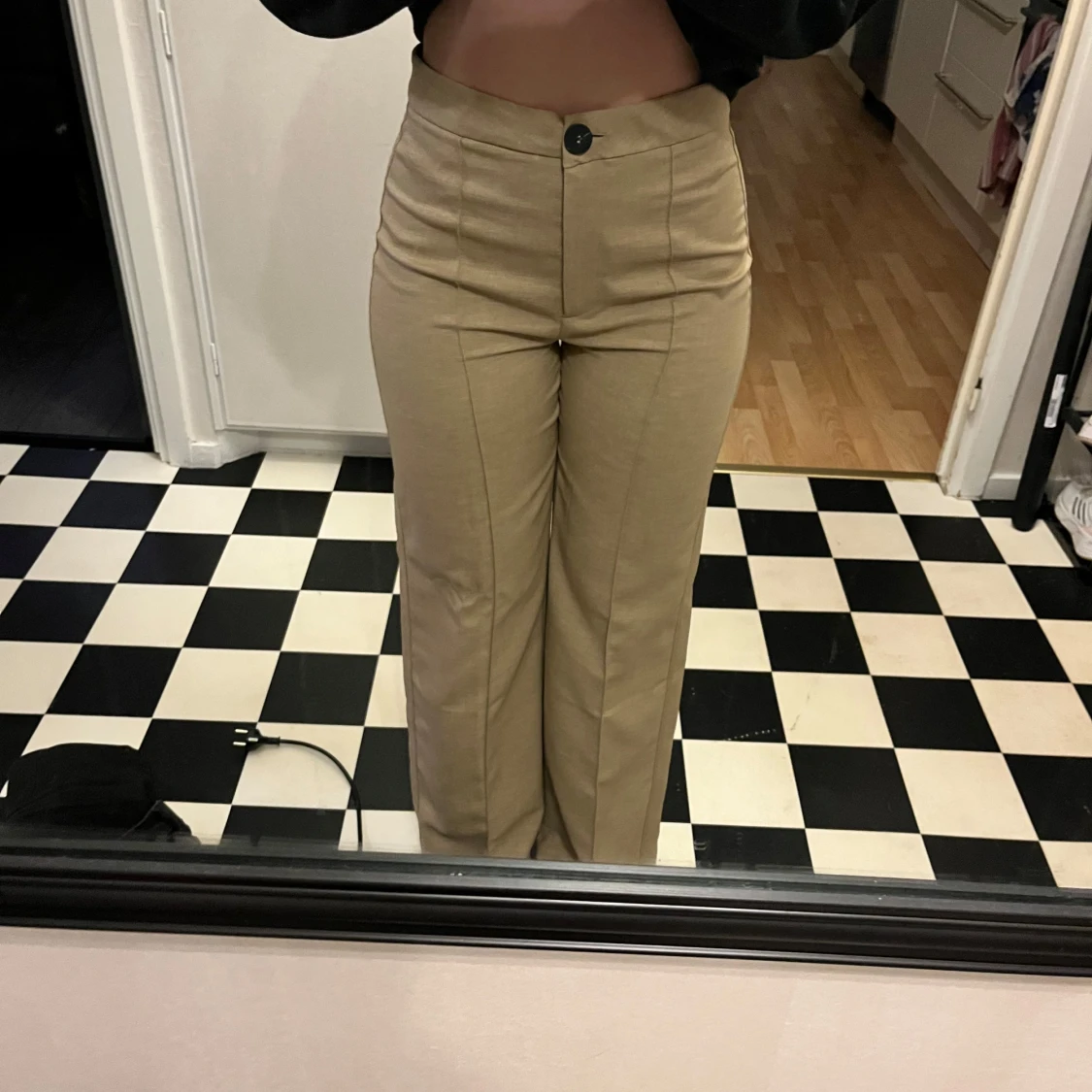 Beige byxor från Bershka