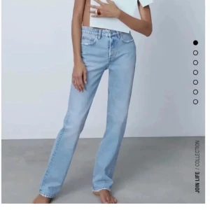 Mid rise jeans - Säljer mina jättefina zara mid rise jeans🥰