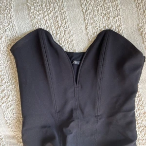 Oanvänd body - Oanvänd svart body