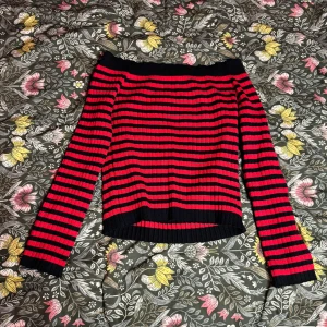 Oversized tröja - En jätteskön over the shoulders tröja, jättebra skick