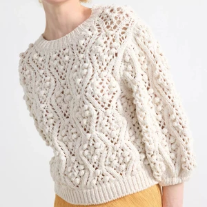 Stickad tröja - Hej säljer denna tröja från lindex. Den är helt oanvänd med prislapp kvar, köpte två storlekar och glömde lämna igen. Den är typ trekvartsärmad👍🏼 kostar 600kr ny