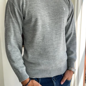 Ralph Lauren Tröja - Ralph Lauren Tröja i storlek medium. Nyskick utan tecken på användning.⭐️