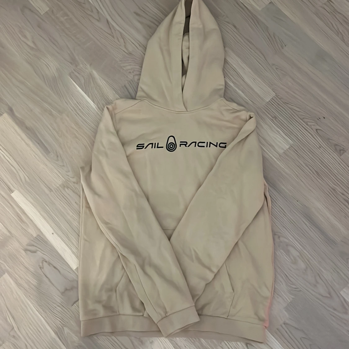 Beige hoodie från Sail Racing