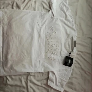 Trapstar tröja - Hej vill sälja min trapstar tröja då jag inte längre använder den  Använt den få tal gånger 