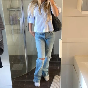 Zara Jeans - Snygga Zara jeans. Mid waist. Storlek 32.