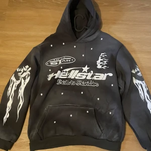 Hellstar hoodie  - Oanvänd, Finns byxor till hoodien, (skriv om du vill ha det med), Pris kan diskuteras 
