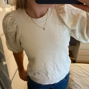 Tröja från Lindex💕 - Superskön och fin tröja/blus från Kapphal, hoddiematerial och nästan helt oanvänd!❣️