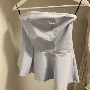 Volangtopp - Jätte fin volangtopp ifrån hm i storlek S, aldrig använd🥰