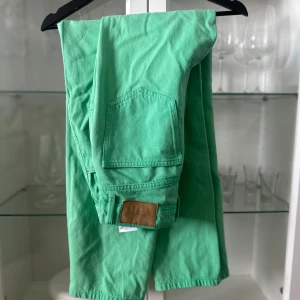 Gröna byxor från vero Moda - Snygga gröna byxor från vero Moda 💚