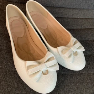 ballerinaskor vita - såld💓