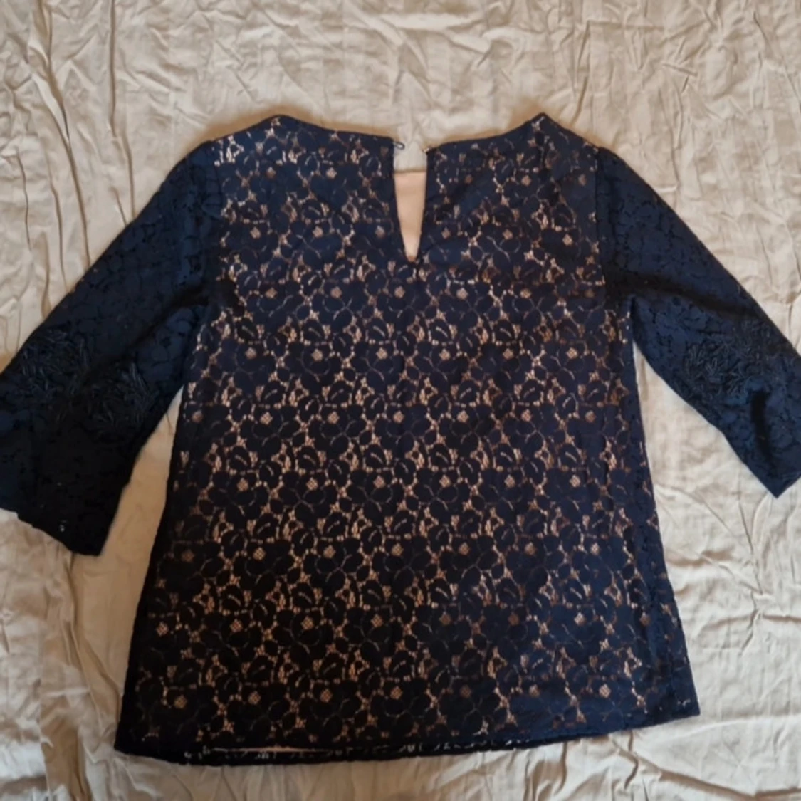 Mörkblå spetsblus från Oasis - 1
