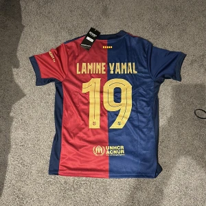 Lamine Yamal fotbollströjja - Säljer ny fotbollströja