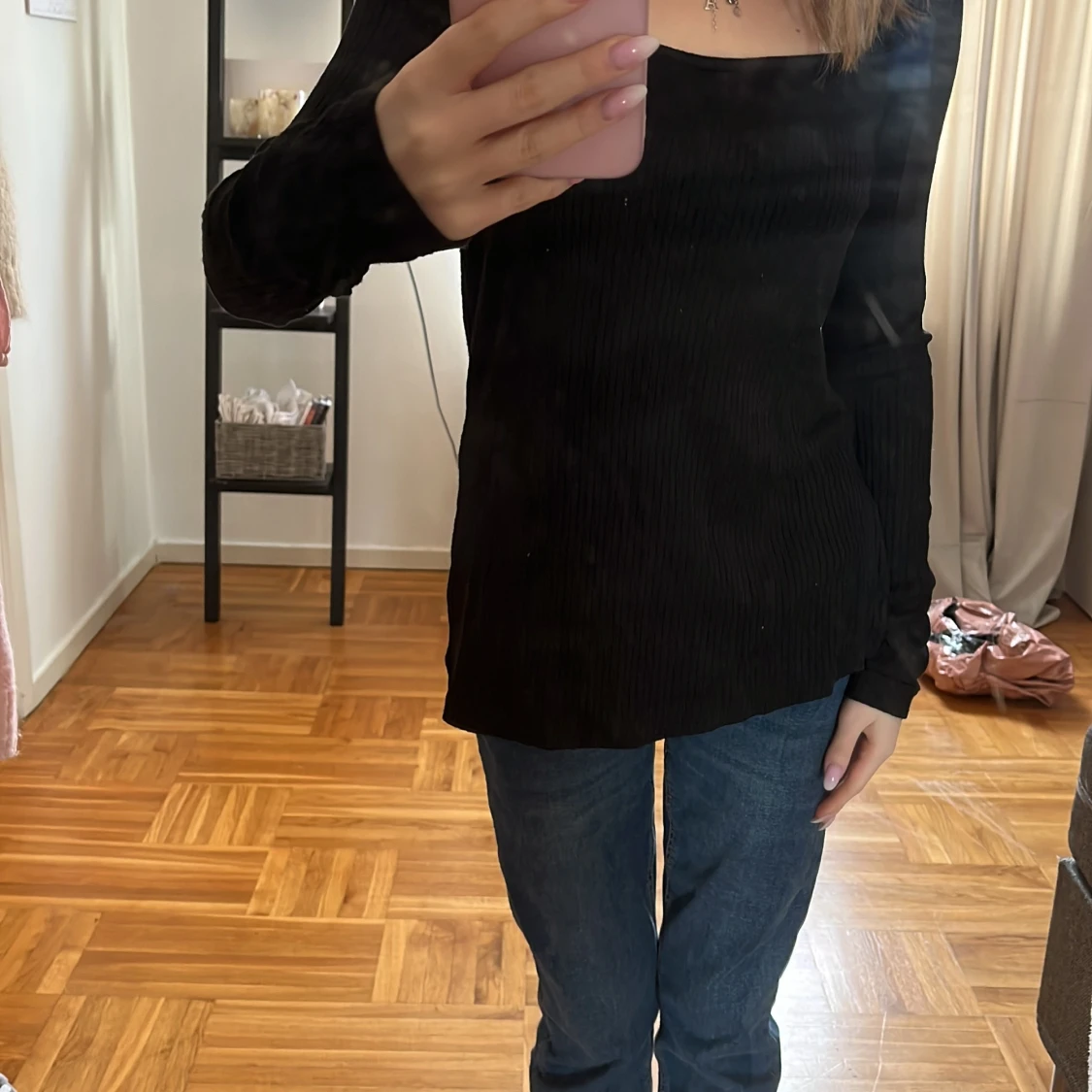 Svart ribbad tröja