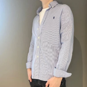 Polo Ralph lauren skjorta  - Säljer nu denna riktigt feta Ralph lauren skjorta. Skick 10/10. Tar byten!!!