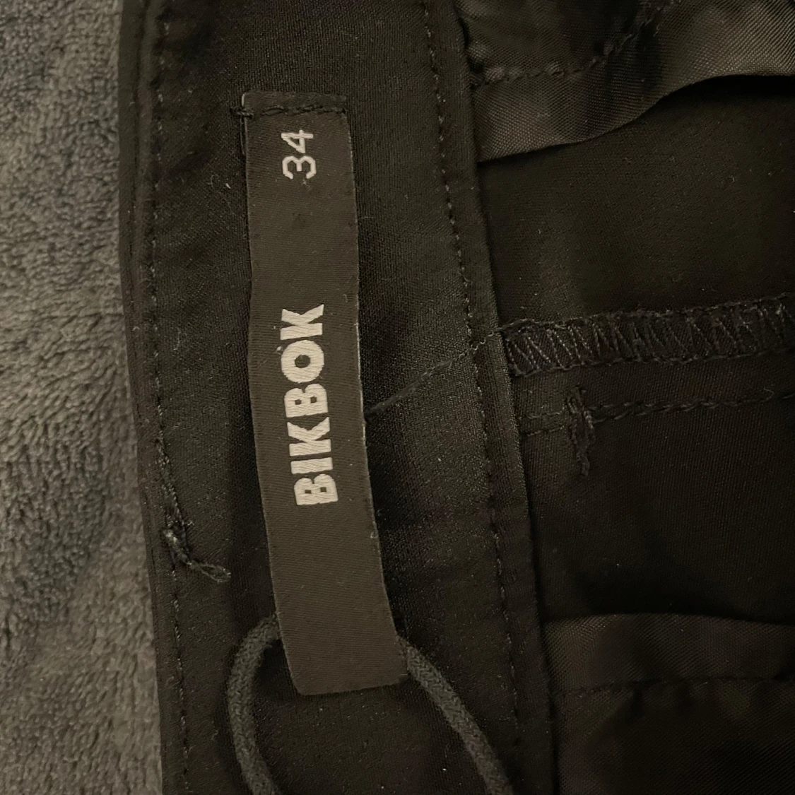 Snygga kostymbyxor. - 2