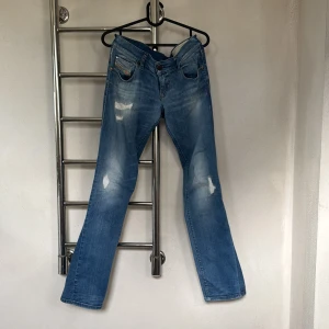 Diesel jeans - Svinsygga diesel jeans! W 28 och L 30, har sytt de bootcut!
