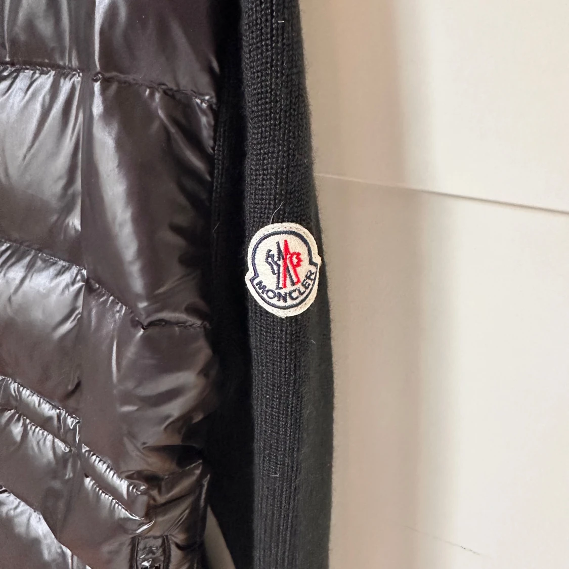 Svart pufferjacka från Moncler - 2