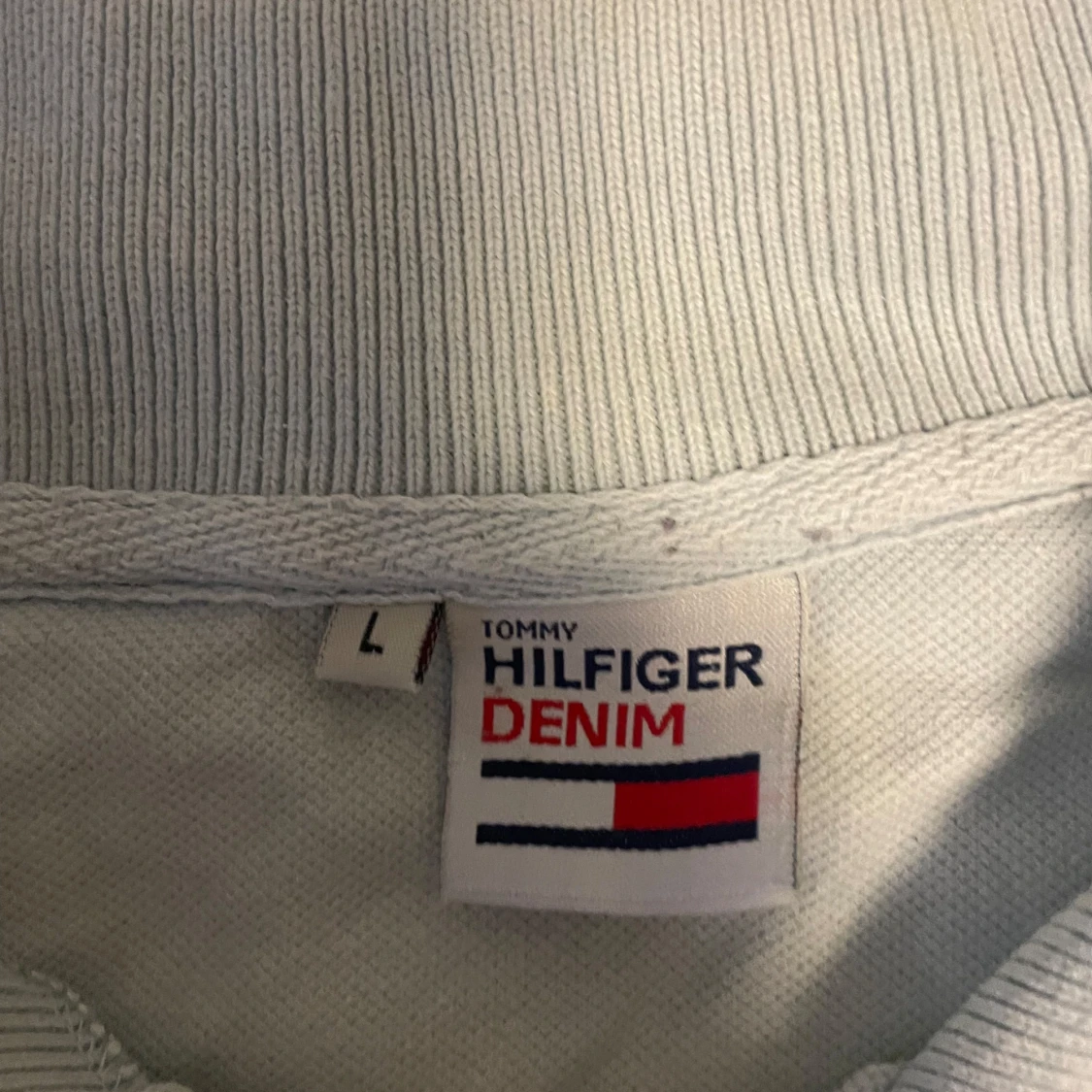 Ljusblå pikétröja från Tommy Hilfiger - 1