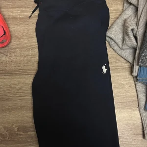 Ralph lauren byxor  - St L knappt använda rikigt bra kvalle! Original pris  1995 från zalando 