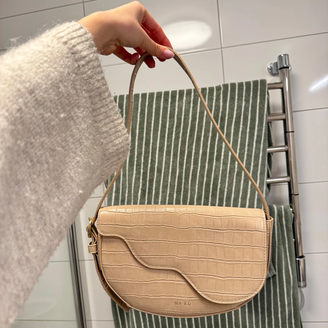 Beige axelväska - 1