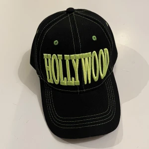 Hollywood Y2K keps - Helt ny