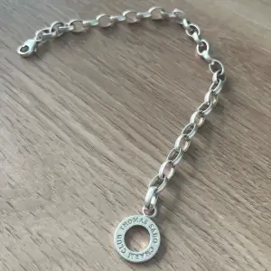 Säljer mitt fina Thomas Sabo armband som är i nyskick 🫶🏼 Pris: 450kr